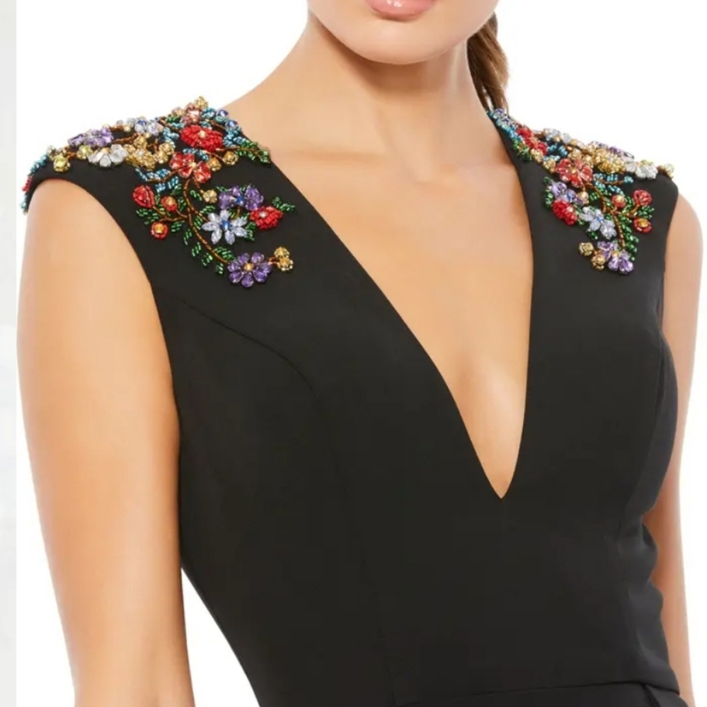 Mac Duggal gown - Picture 3 of 8